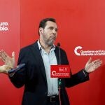 El ministro Óscar Puente atiende a la prensa