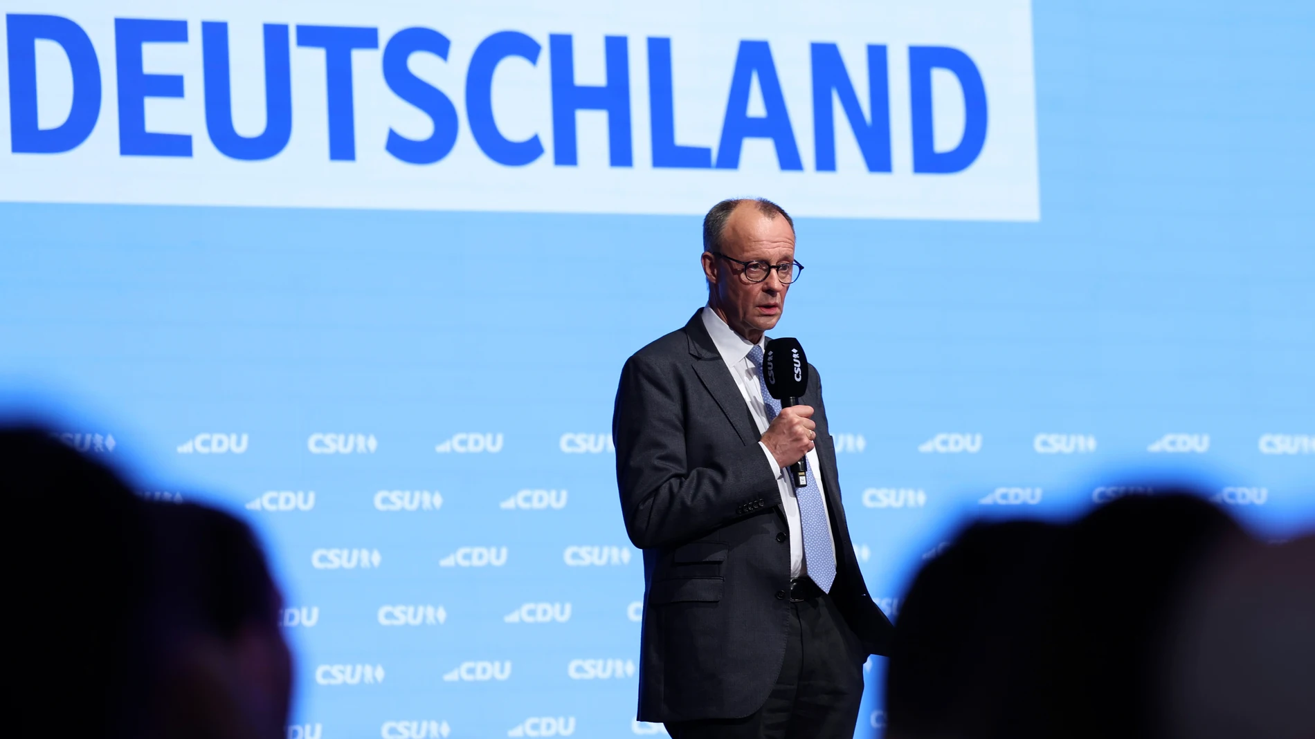 MUNICH (Germany), 22/02/2025.- Chairman of Germany's Christian Democratic Union (CDU) Friedrich Merz speaks during the CDU/CSU final election campaign event ahead of the German federal elections in Munich, Germany, 22 February 2025. (Elecciones, Alemania) EFE/EPA/GINTARE KARPAVICIUTE
