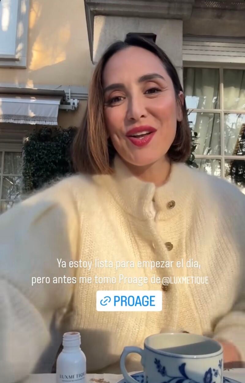 Tamara Falcó con cárdigan de punto.