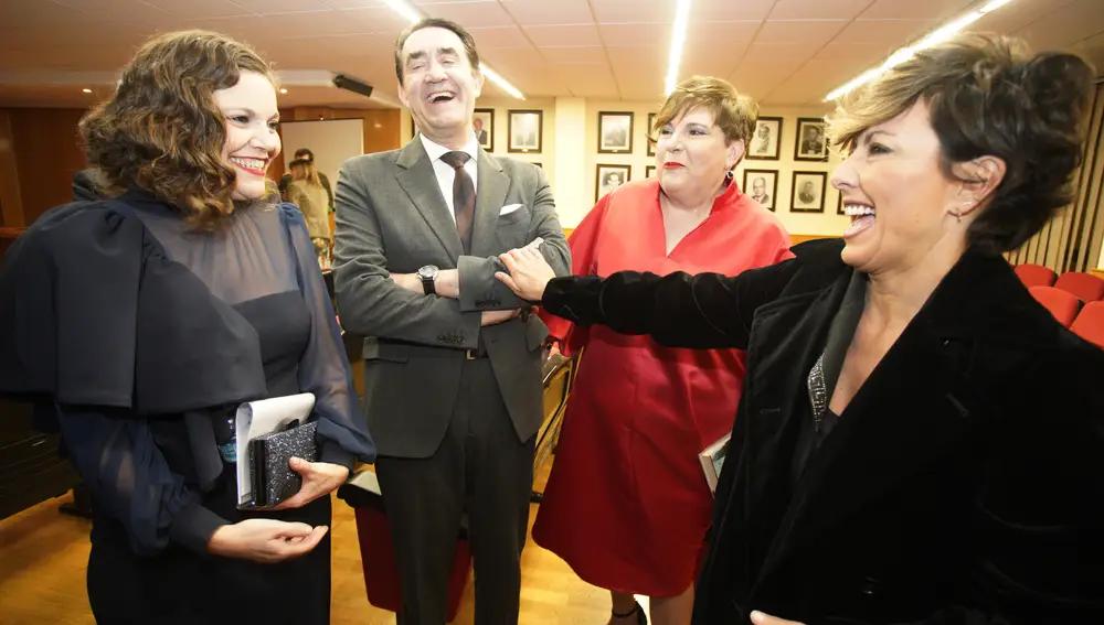 Sonsoles Ónega junto a Suárez-Quiñones