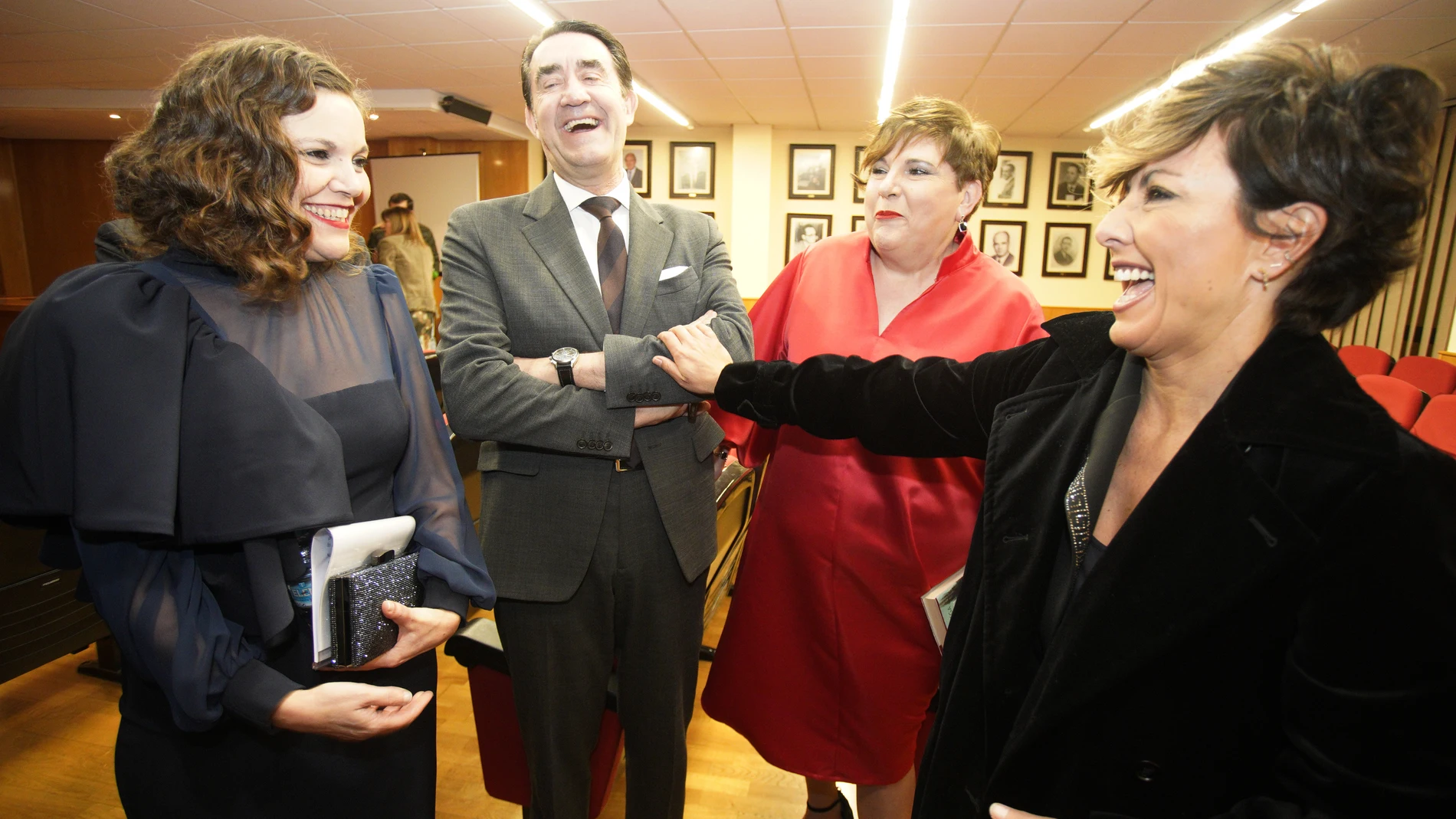 Sonsoles Ónega junto a Suárez-Quiñones