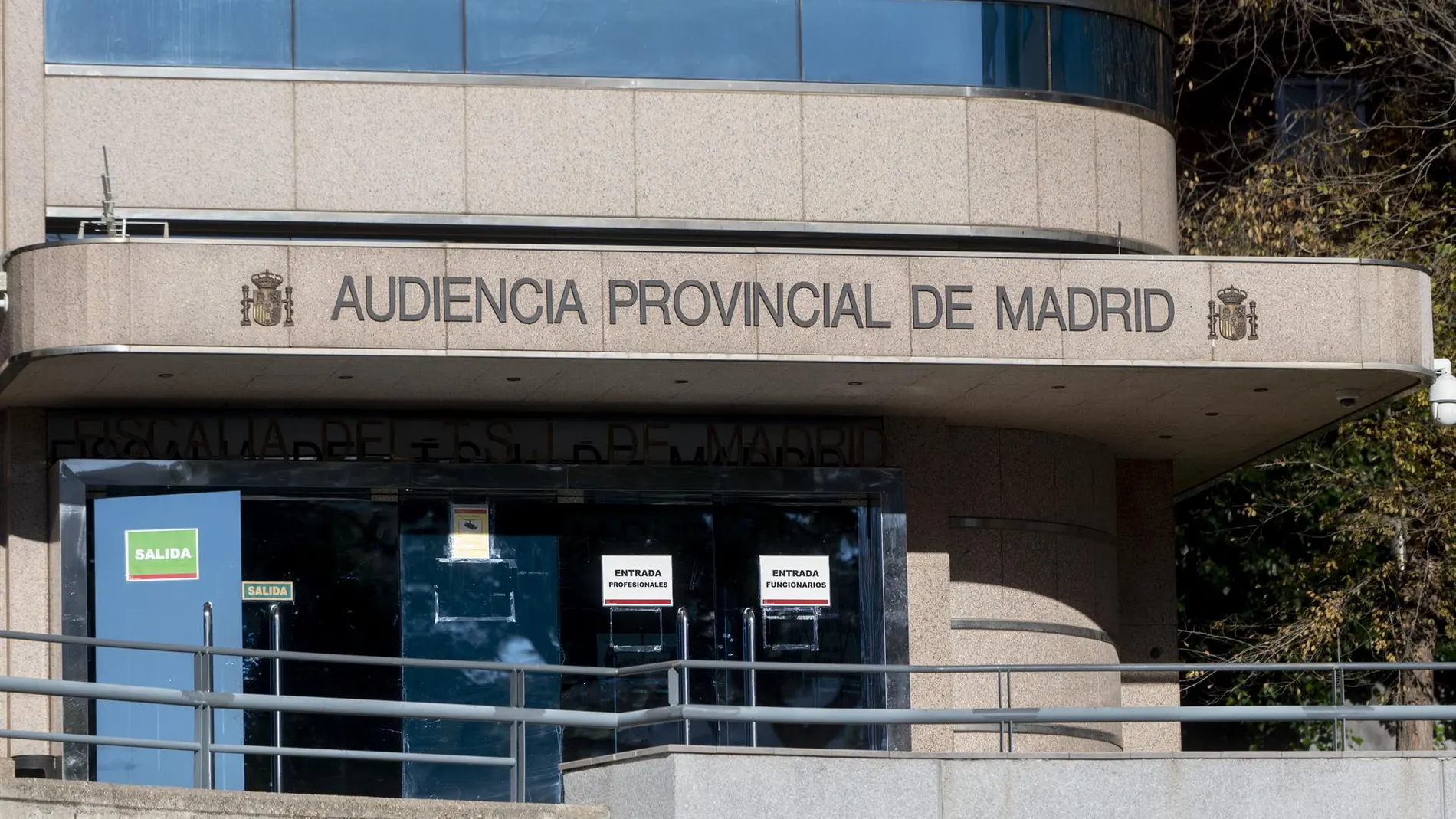 MADRID.-Al banquillo de los acusados siete trinitarios por dos intentos de asesinato al grito de 'patria'