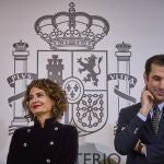  La vicepresidenta primera y ministra de Hacienda, María Jesús Montero, y el ministro de Economía, Comercio y Empresa, Carlos Cuerpo. 