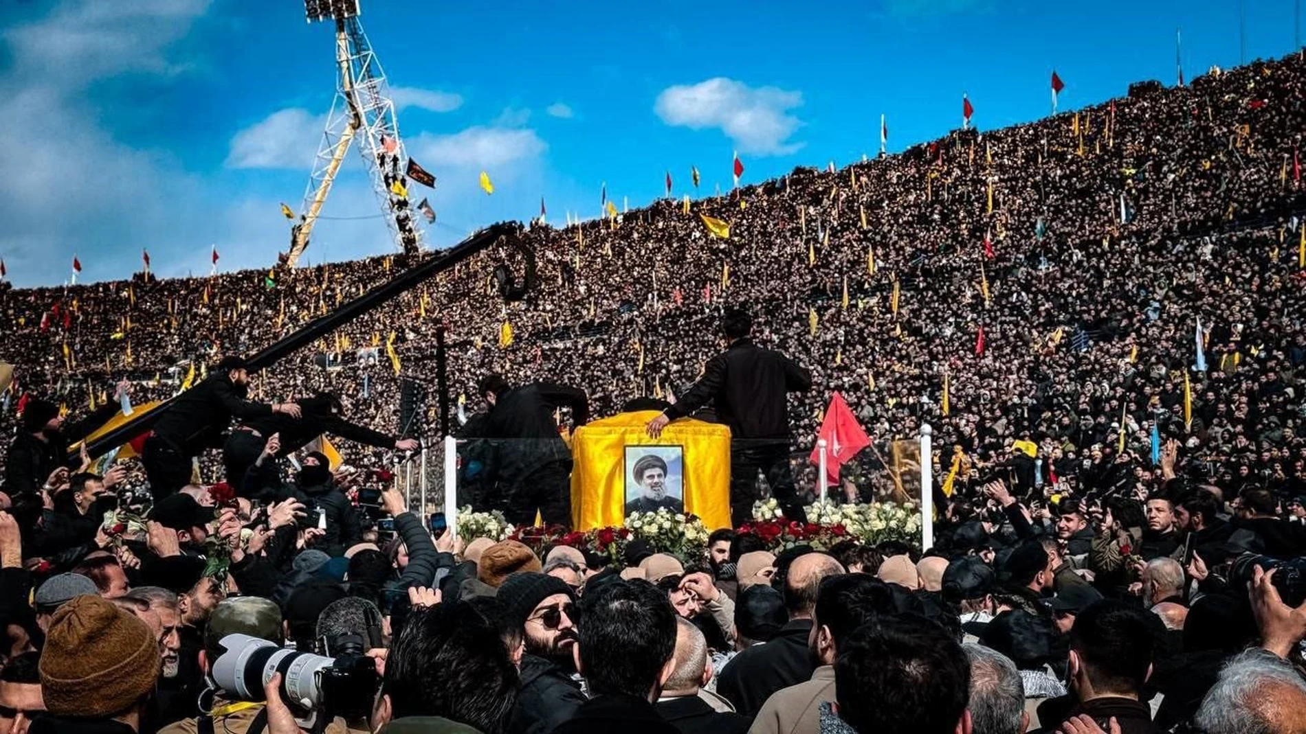 Funeral por Hasán Nasralá en el Estadio Camille Chamun de BeirutREMITIDA / HANDOUT por HEZBOLÁFotografía remitida a medios de comunicación exclusivamente para ilustrar la noticia a la que hace referencia la imagen, y citando la procedencia de la imagen en la firma23/02/2025