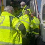 Momento en el que los servicios médicos atendieron a la víctima