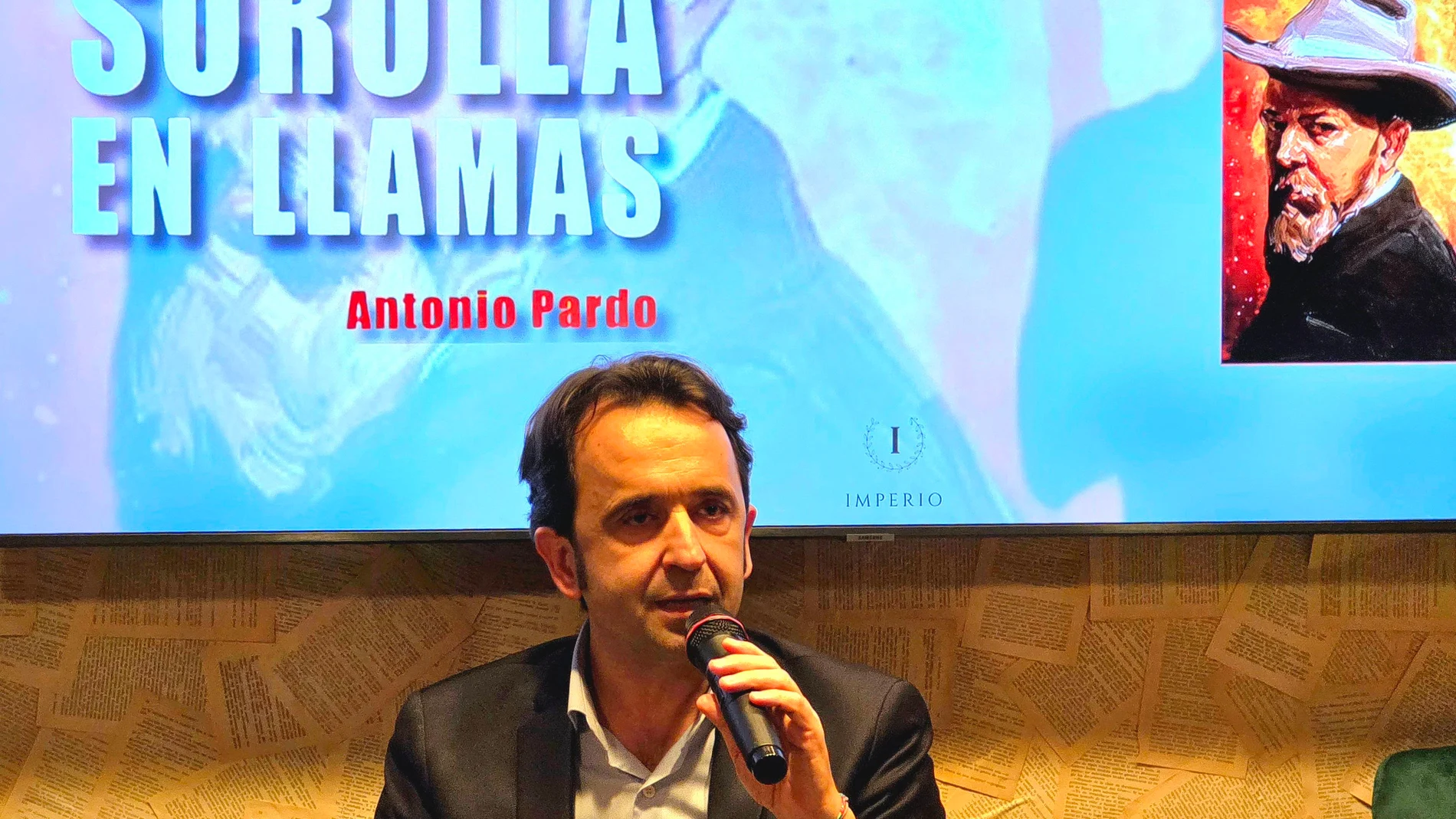 El autor Antonio Pardo, durante la presentación del libro