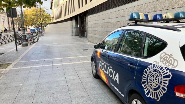 Coche patrulla de la Policía Nacional en Valladolid