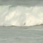 La 'vaca Gigante' reune en Santander a surfistas de todo el mundo