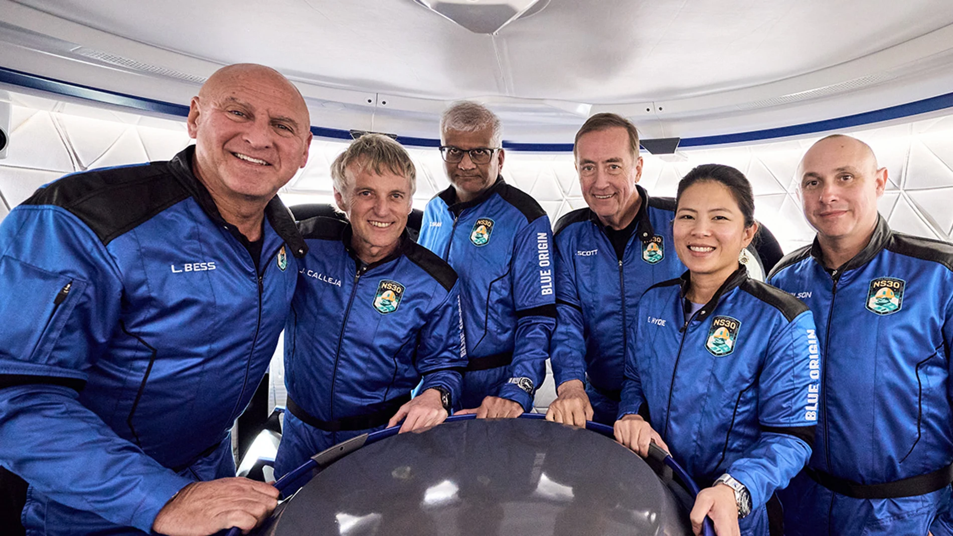 Jesús Calleja con sus compañeros de viaje al espacio