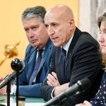 Díez junto a Nuria González tras firmar un acuerdo de colaboración con la Universidad de León