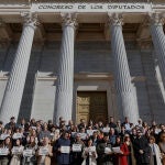 Los periodistas parlamentarios exigen al Congreso que impida el acoso de los agitadores ultras 