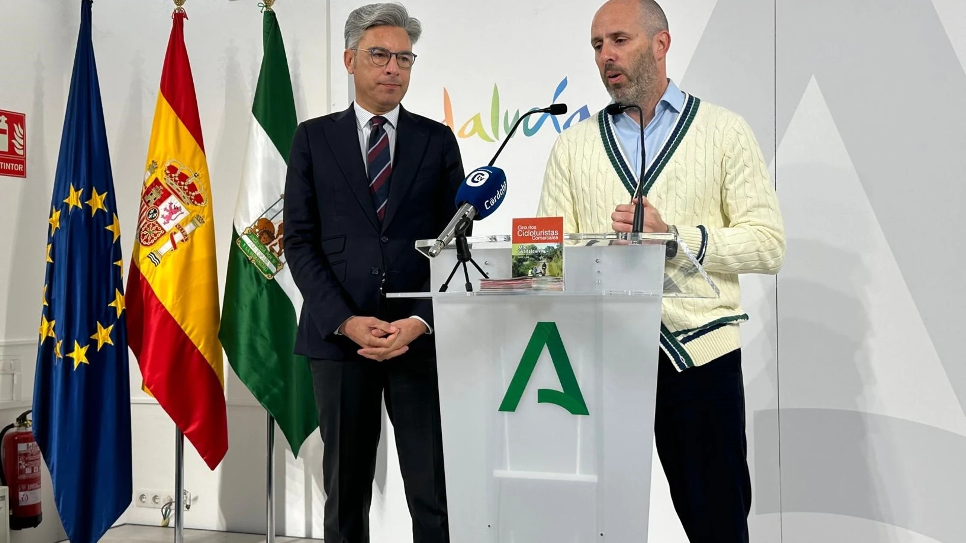 El delegado de Turismo y Andalucía Exterior y Cultura y Deporte, Eduardo Lucena (dcha.), y el delegado de Infraestructuras, Sostenibilidad y Agricultura de la Diputación de Córdoba, Andrés Lorite.REMITIDA / HANDOUT por Junta de AndalucíaFotografía remitida a medios de comunicación exclusivamente para ilustrar la noticia a la que hace referencia la imagen, y citando la procedencia de la imagen en la firma26/02/2025