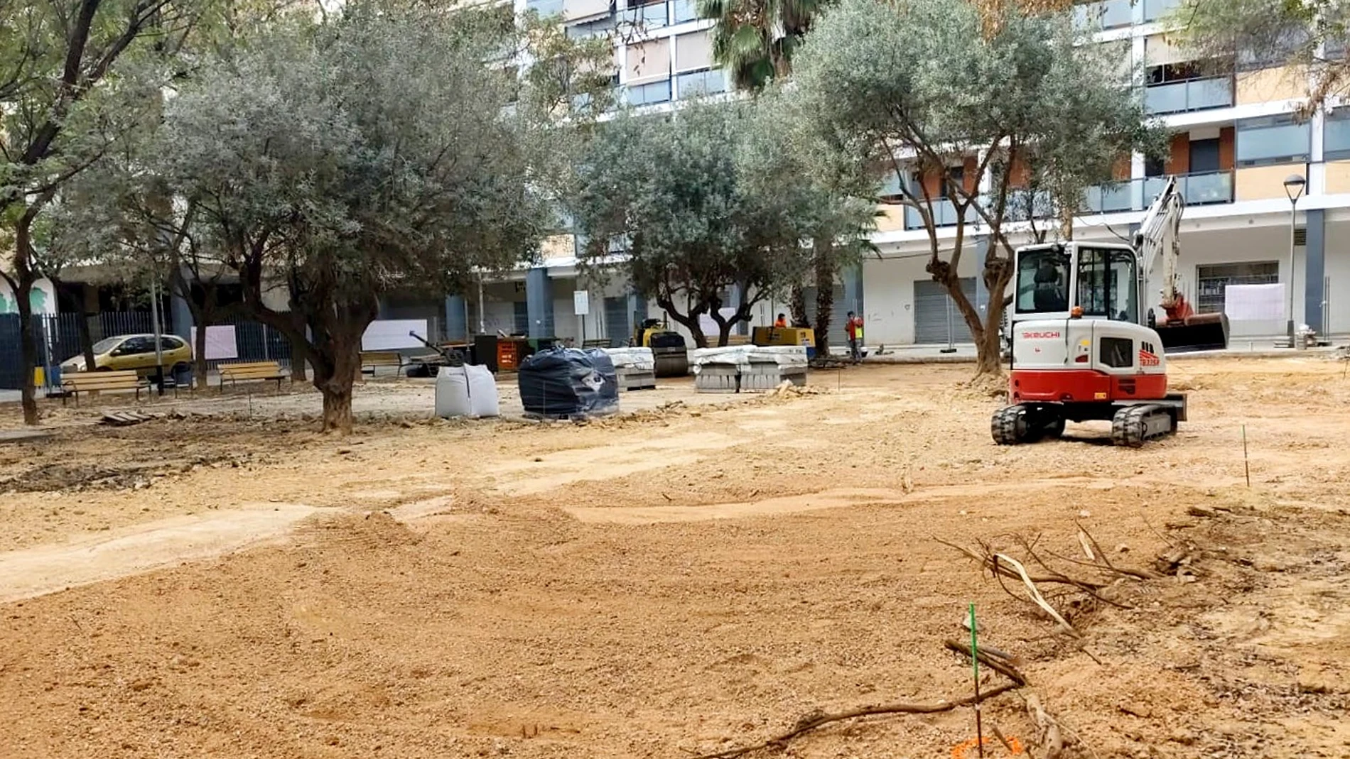 Benetússer trabaja en la rehabilitación de los parques infantiles y las plazas afectadas por la riada REMITIDA / HANDOUT por AYTO BENETÚSSER Fotografía remitida a medios de comunicación exclusivamente para ilustrar la noticia a la que hace referencia la imagen, y citando la procedencia de la imagen en la firma 26/02/2025