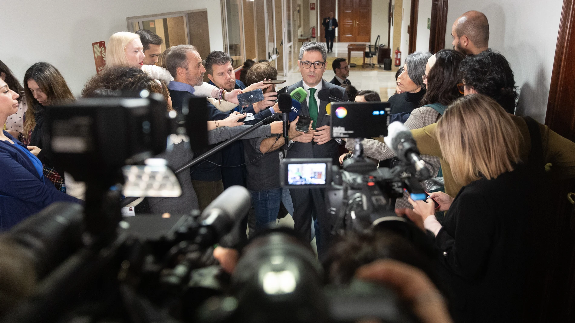 El ministro de la Presidencia, Justicia y Relaciones con las Cortes, Felix Bolaños, ofrece declaraciones a los medios a su llegada a la Comisión de Justicia, en el Congreso de los Diputados, a 27 de febrero de 2025, en Madrid (España). Durante su intervención el ministro ha informado sobre el balance y planes del Gobierno para la transformación del Servicio Público de Justicia, entre otros asuntos. 27 FEBRERO 2025;BOLAÑOS;CONGRESO;COMISIÓN Eduardo Parra / Europa Press 27/02/2025