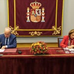 Firma del acuerdo entre la UNED y Defensa.
