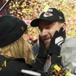 La cantante Taylor Swift felicita a Kelce tras meterse en la última Superbowl