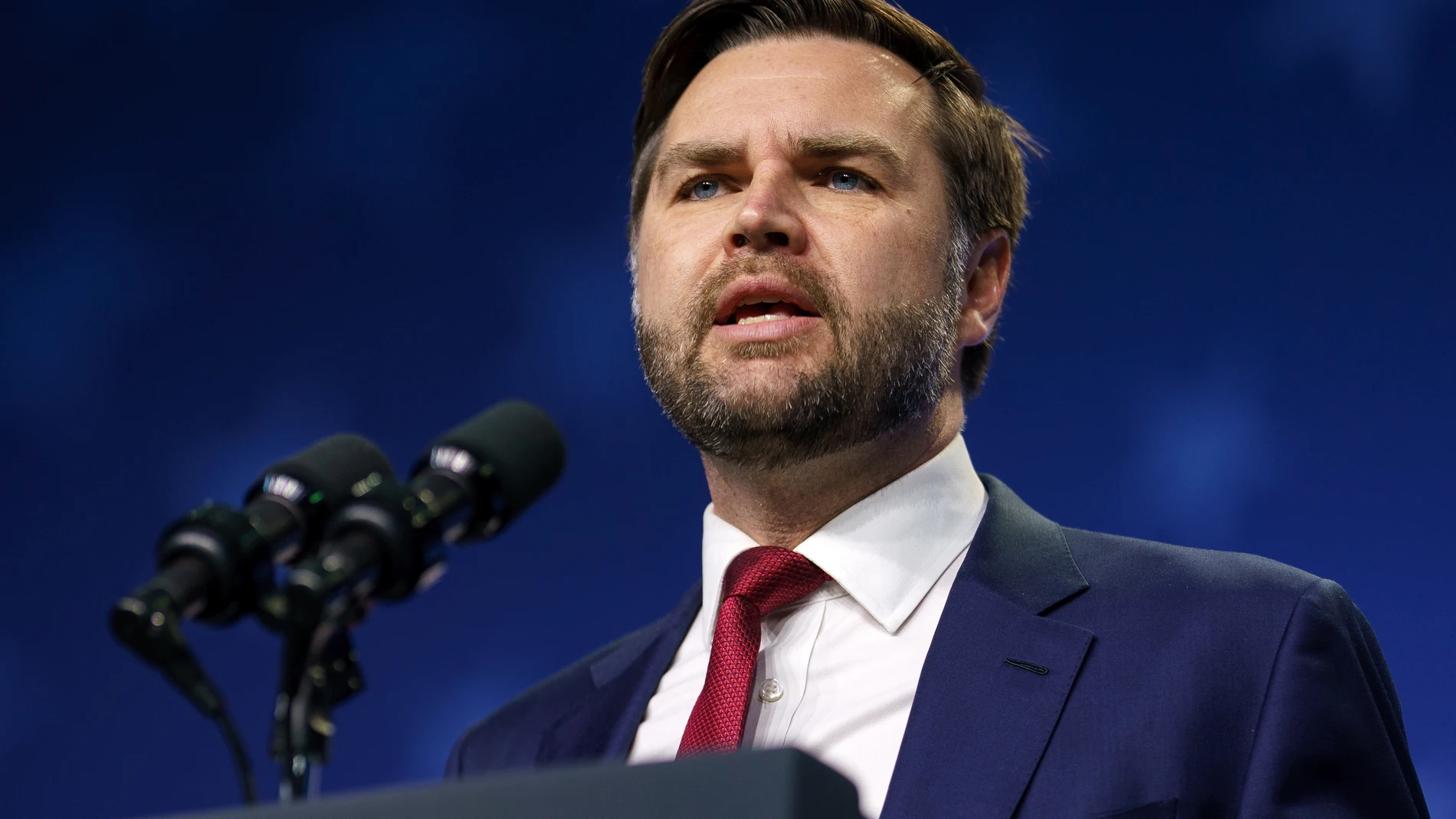 WASHINGTON (United States), 28/02/2025.- US Vice President JD Vance attends the National Catholic Prayer Breakfast at the Walter E. Washington Convention Center Washington, DC, USA, 28 February 2025. EFE/EPA/WILL OLIVER / POOL
