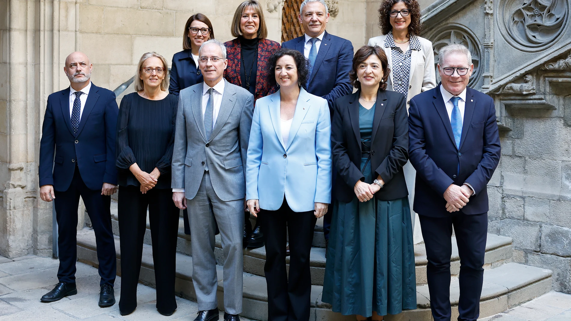 FOTODELDÍA GRAFCAT4590. BARCELONA, 28/02/2025. -Foto de familia de los participantes en la reunión de la Comisión Mixta de Asuntos Económicos y Fiscales Estado-Generalitat, encabezados por la consellera de Economía y Finanzas, Alicia Romero (c), y el secretario de Estado de Hacienda, Jesús Gascón (3i), este viernes en el Palau de la Generalitat, un encuentro que llega en un contexto marcado por la financiación singular prevista en el acuerdo entre PSC y ERC y por la asunción progresiva de tod...