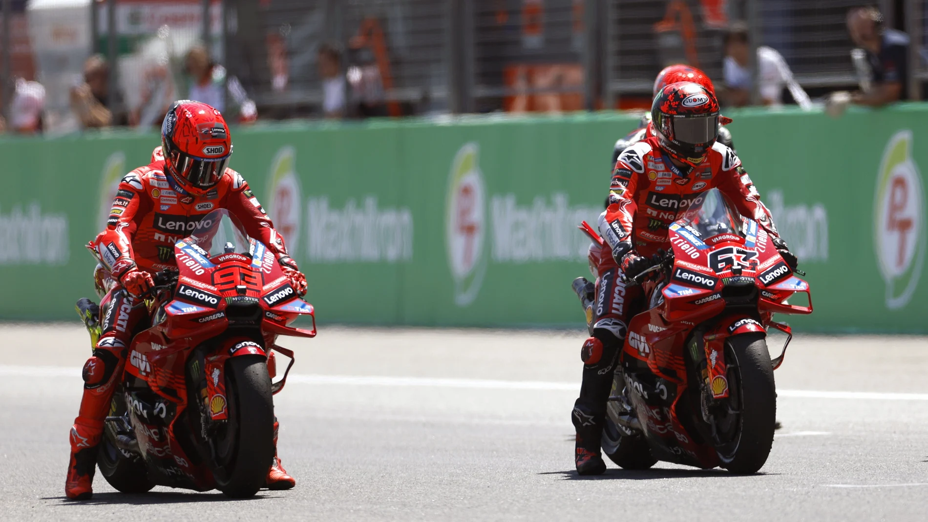 Marc Márquez y Bagnaia, en el primer día de entrenamientos en Tailandia