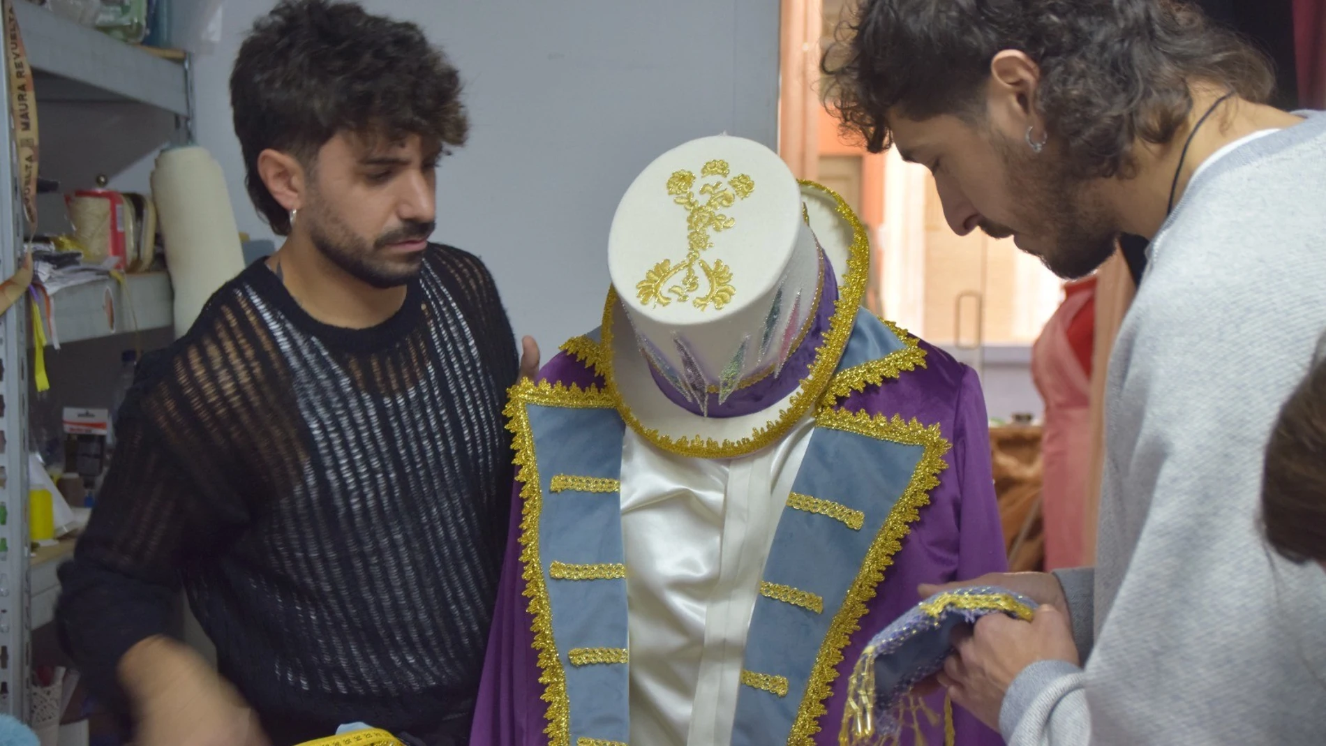 Uno de los honores más grandes del Carnaval de Cádiz: “Ha sido muy fácil trabajar con Antoñito Molina, pregonero y amigo”