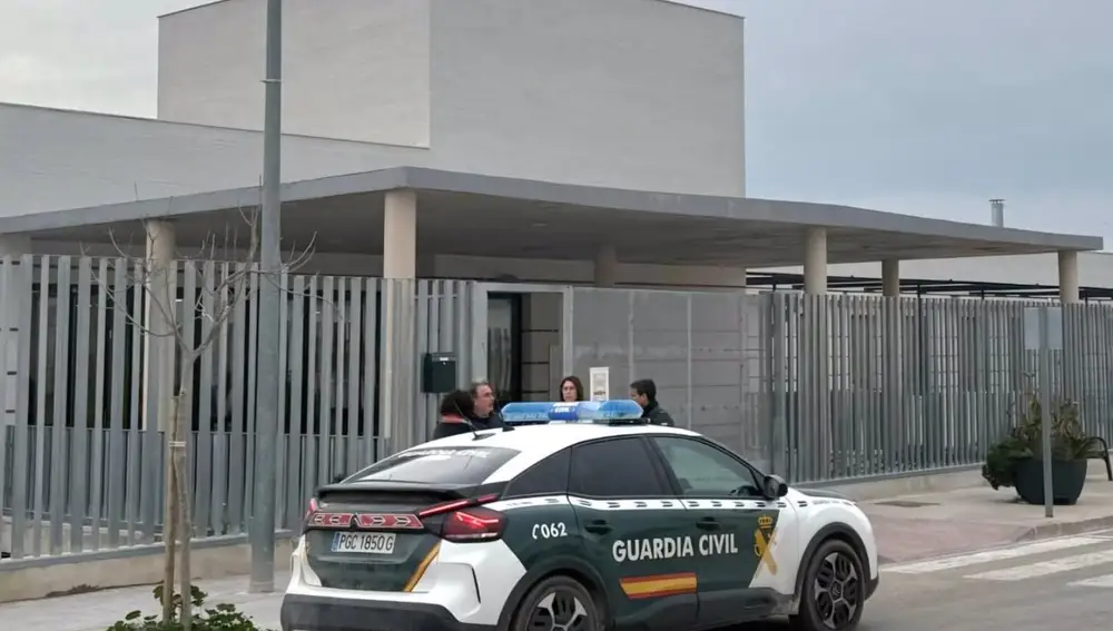 El detenido por amenazar con poner bombas en centros escolares de Valencia permanece bajo custodia de la Guardia Civil