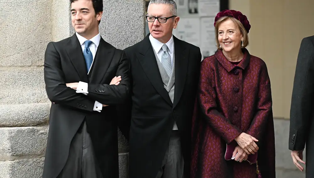 Ignacio Ruíz-Gallardón y Nerea Zabala se dan el "sí quiero" rodeados de amigos y familiares