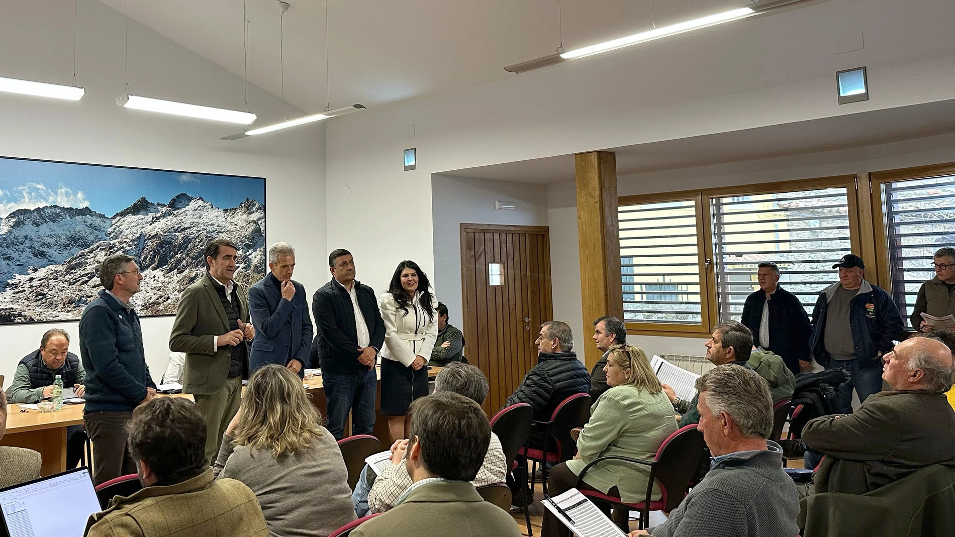 Suárez-Quiñones, Francisco Hernández y Carlos García en la subasta de Gredos