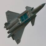 Un J20, el caza chino que llevaría la nueva antena