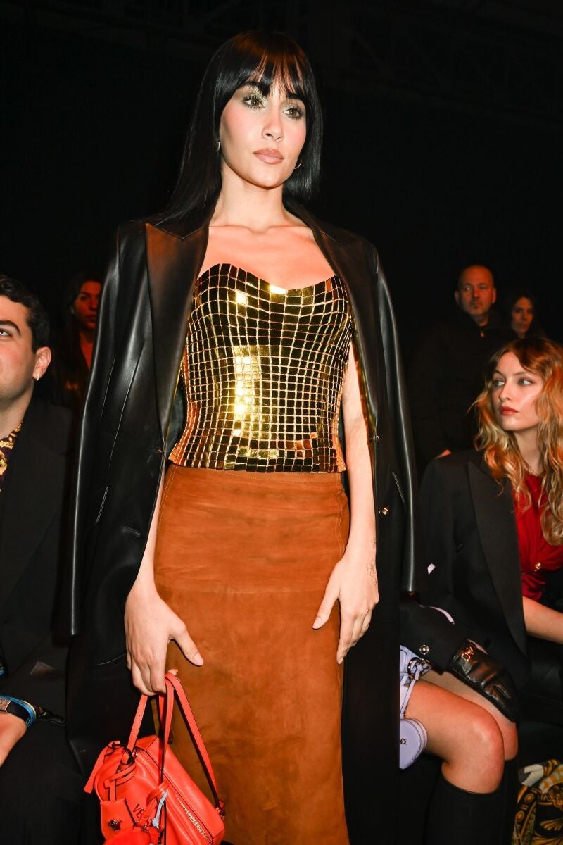 Aitana en el desfile de Versace en Milán.