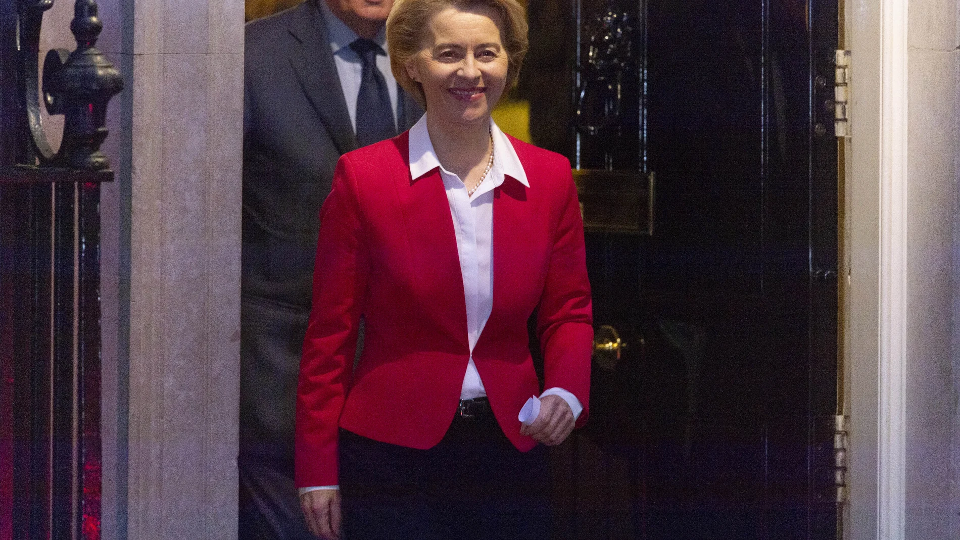 (Foto de ARCHIVO) LONDON, Jan. 8, 2020 European Commission President Ursula von der Leyen leaves Downing Street after meeting with British Prime Minister Boris Johnson in London, Britain, Jan. 8, 2020. The European Union is ready to develop a new partnership unprecedented in scope with Britain, but it can never be the same as before after Brexit, visiting European Commission President Ursula von der Leyen said here Wednesday. (Photo by Ray TangXinhua) Europa Press/Contacto/Xinhua 08/01/20...