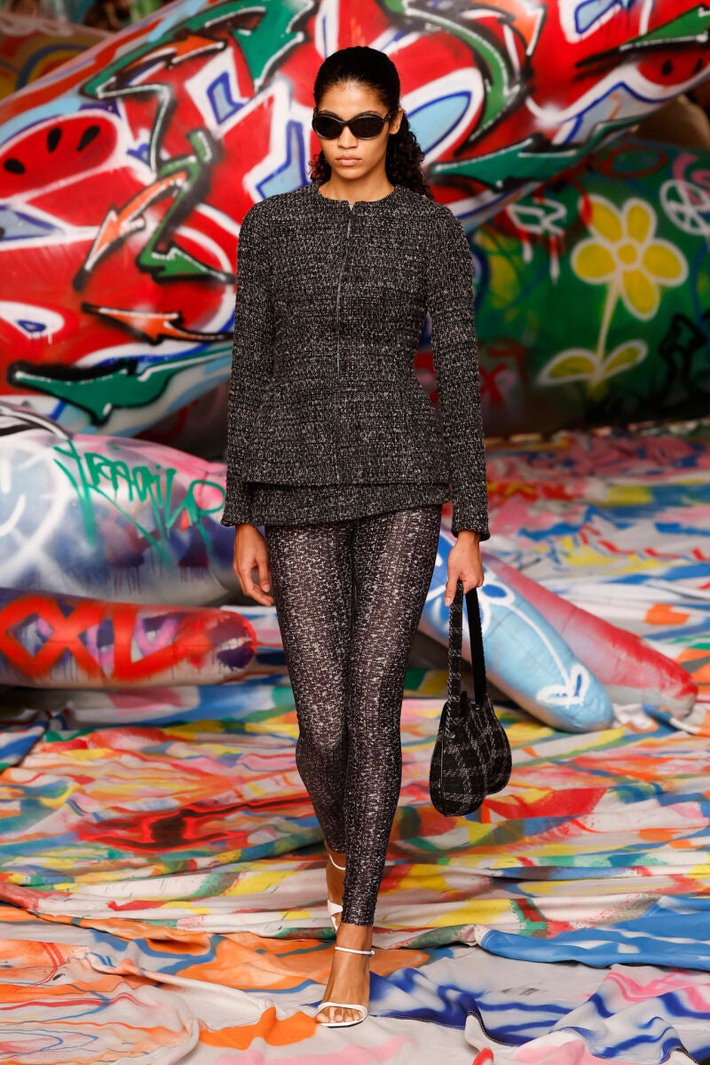 Look chaqueta bouclé desfile Diesel.