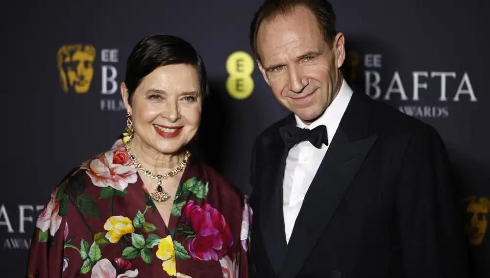 Isabella Rosellini y Ralph Fiennes