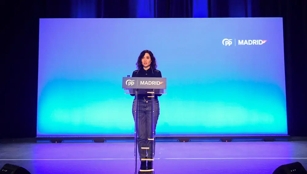 Ayuso clausura el acto de entrega de carnés de más de 200 nuevos afiliados al PP