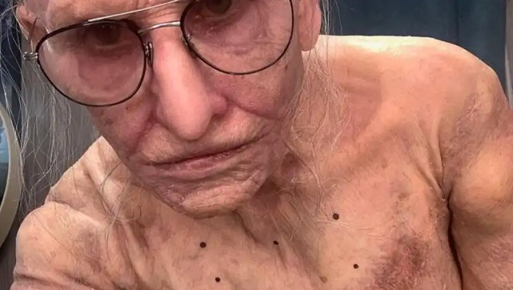 Demi Moore durante su transformación en "La sustancia"