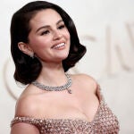 Selena Gomez derrocha elegancia en los Oscar 2025.