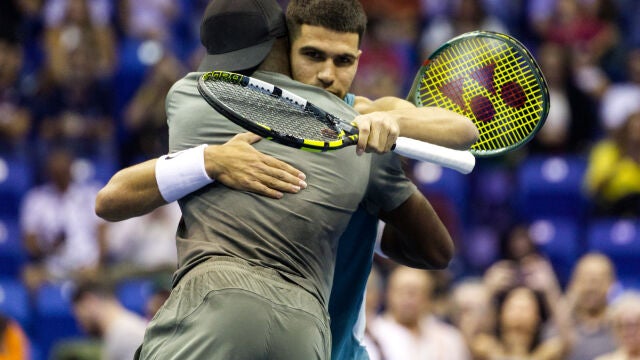 Alcaraz y Tifaoe promueven el tenis entre jóvenes con partido de exhibición en Puerto Rico