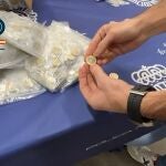 Cuidado con las monedas de dos euros: detenido en Chiclana un vendedor que introdujo imitaciones falsas de China de alta calidad