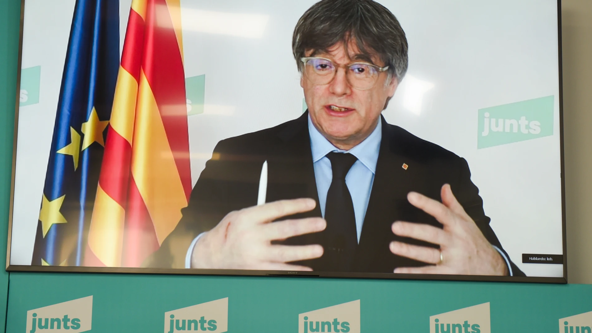 El presidente de Junts, Carles Puigdemont, durante una rueda de prensa, a 4 de marzo de 2024, en Barcelona, Catalunya (España). Puigdemont ha reivindicado que el acuerdo entre el PSOE y su partido para la delegación de competencias en materia de inmigración a la Generalitat representa la asunción de cuestiones que son “competencias que normalmente ejercen los estados”.04 MARZO 2025;RUEDA DE PRENSA;JUNTS;PUIGDEMONT;ACUERDO;PSOE;PROPUESTAAlberto Paredes / Europa Press04/03/2025
