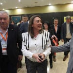 La consejera González Corral conversa con Enrique Cabero en presencia de Aurelio González reelegido al frente de UPA CyL con el 92 por ciento de los votos