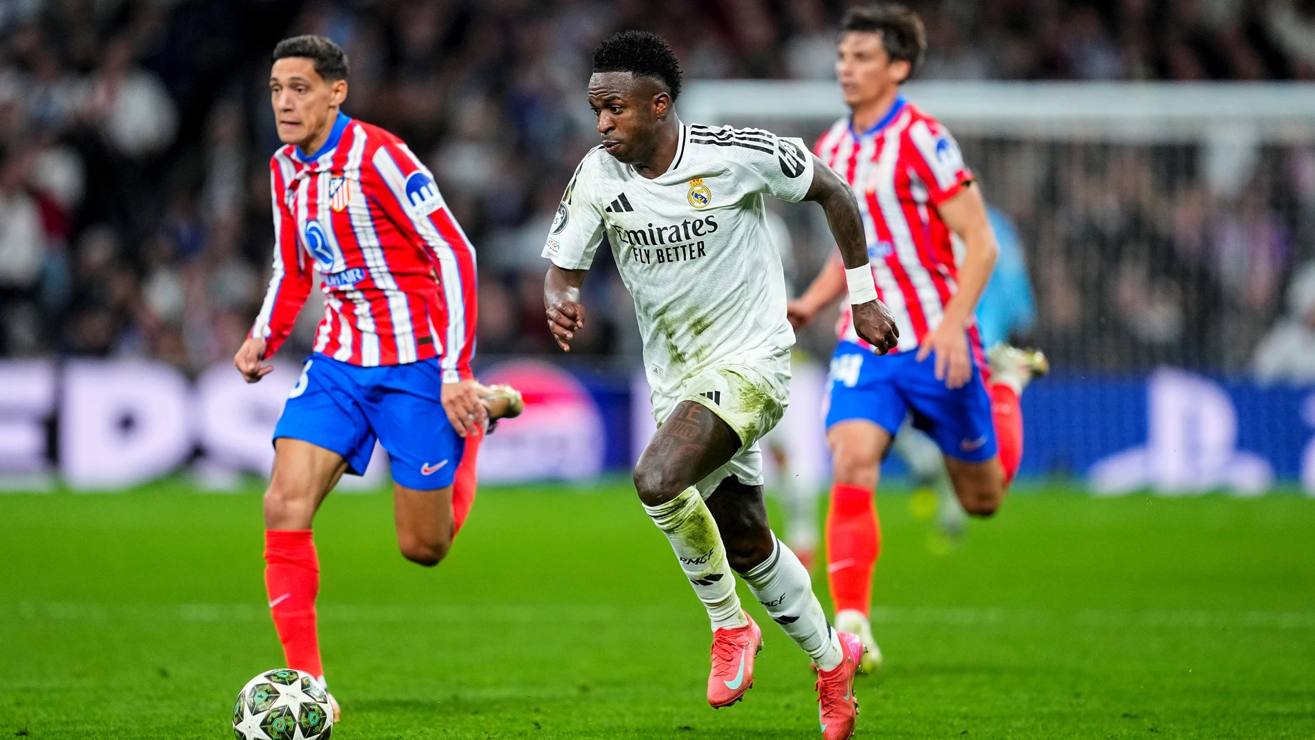 Vinicius Junior of Real Madrid in action during the UEFA Champions League 2024/25 League Round of 16 First Leg match between Real Madrid CF and Atletico de Madrid, at Santiago Bernabeu stadium on March 04, 2025, in Madrid, Spain.AFP7 04/03/2025 ONLY FOR USE IN SPAIN