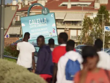 Inmigrantes de origen subsahariano, solicitantes de asilo, ubicados en varios hoteles de Calella (Cataluña), de forma temporal hasta que puedan ser reubicados a nuevos destinos Inmigrantes de origen subsahariano, solicitantes de asilo, ubicados en varios hoteles de Calella (Cataluña), de forma temporal hasta que puedan ser reubicados a nuevos destinos