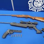 Armas con las que el empresario amenazaba al trabajador