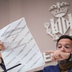 El hasta ahora portavoz de VOX en Valencia, Juanma Badenas, se pronuncia tras su inhabilitación