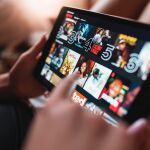 Adiós a Netflix y Prime Video, todo el mundo se está pasando a esta plataforma gratuita