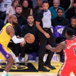 LeBron James superó la barrera de los 50.000 puntos anotados con este triple