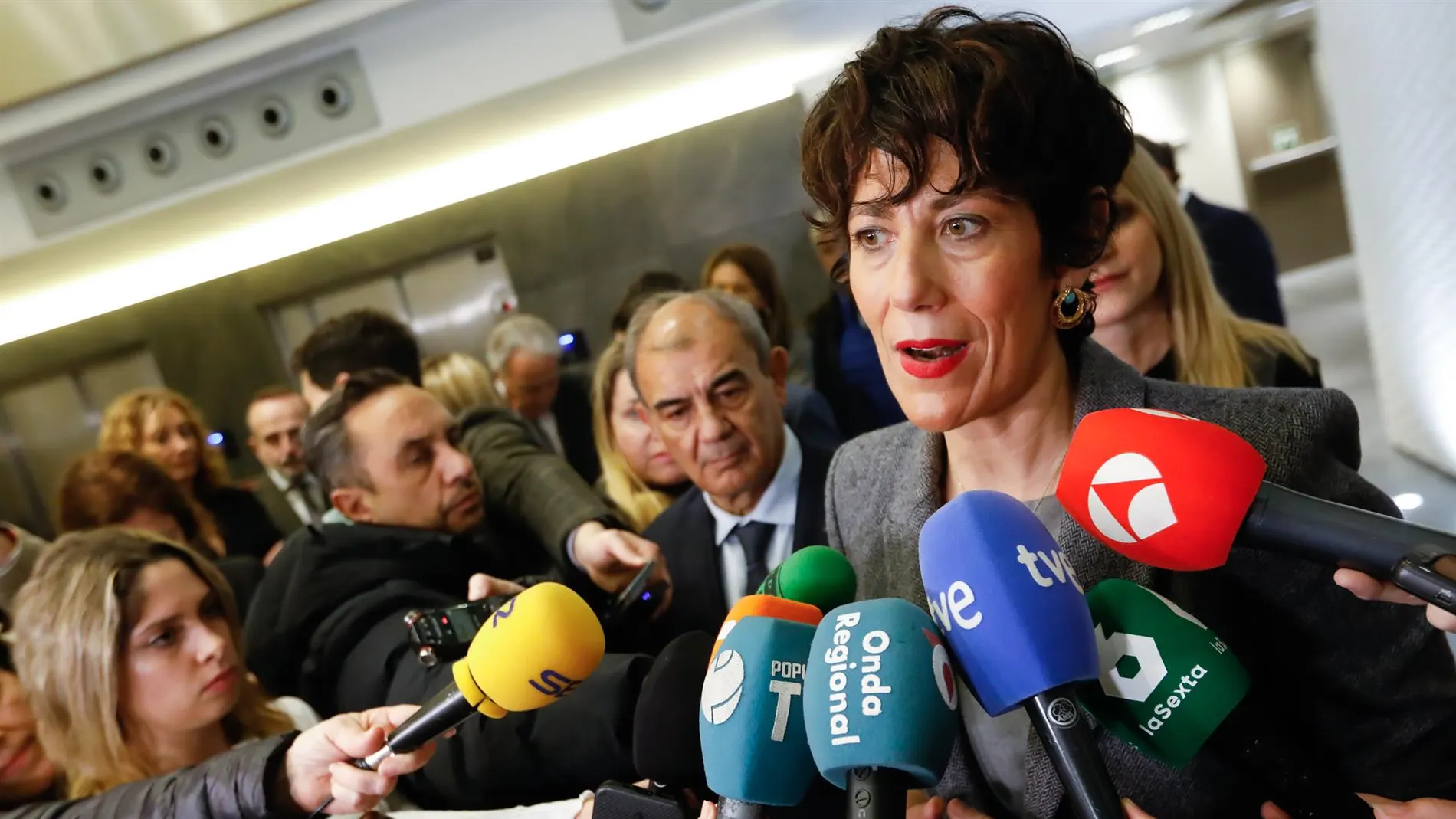 Elma Saiz defiende que la norma aplicable a migraciones es la Ley de Extranjería ante petición de Junts con el catalán