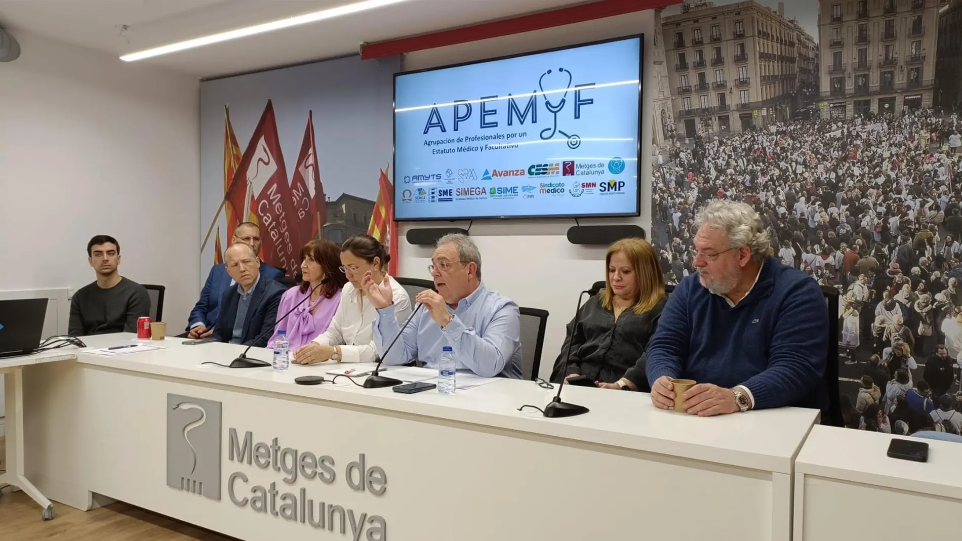 Médicos de toda España crean una agrupación para exigir un Estatuto Médico propio