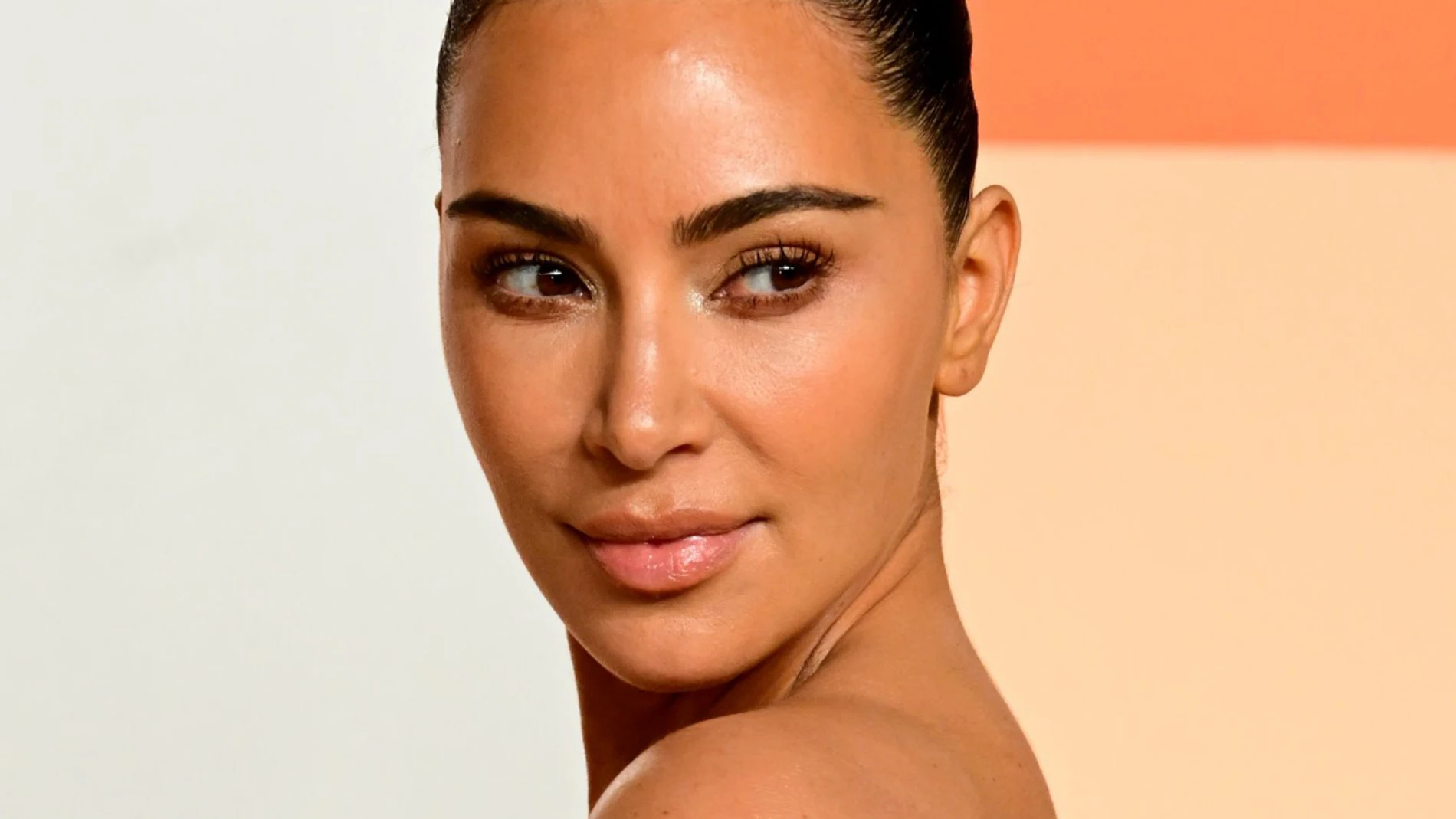 Kim Kardashian en la fiesta de Vanity Fair de los Premios Oscar 2025