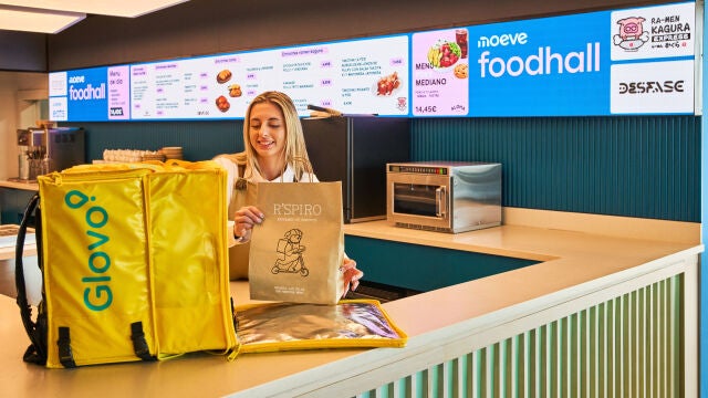 Economía.- Moeve se alía con Glovo para ofrecer servicio de 'delivery' de restauración desde sus estaciones de servicio