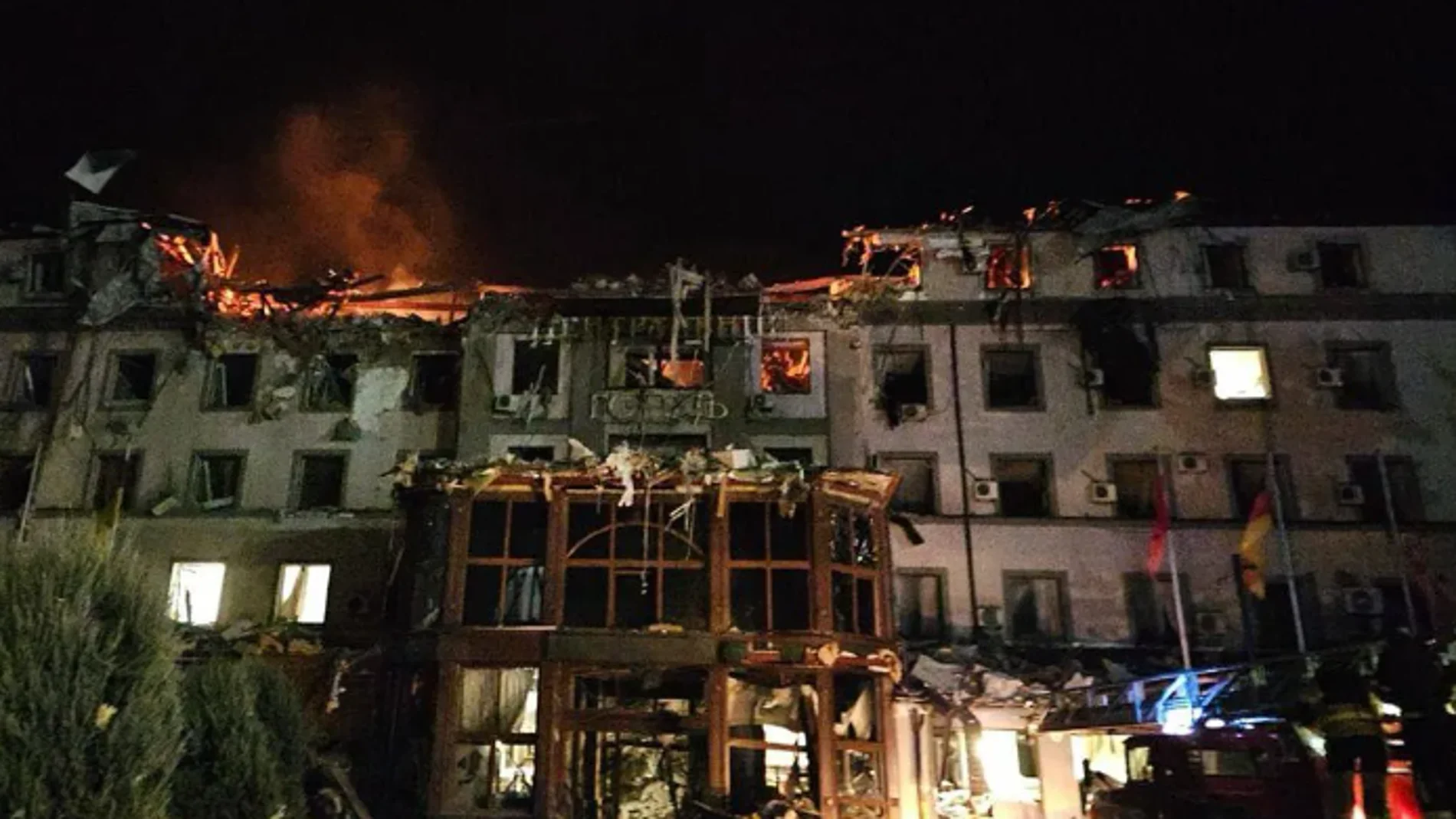Así quedó el hotel en Krivói Rog tras el impacto de un misil ruso en la región ucraniana de Dnipropetrovsk